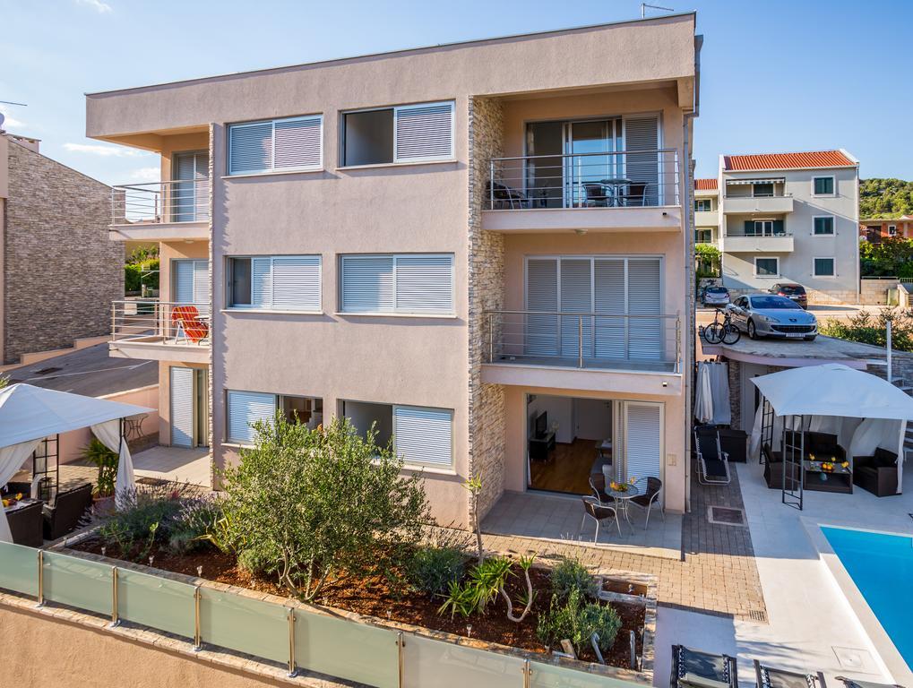 Apartment Falcon Stari Grad  Eksteriør bilde