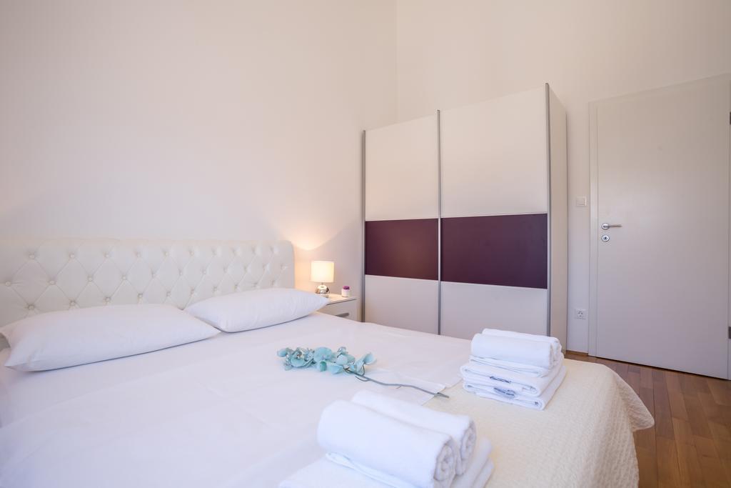 Apartment Falcon Stari Grad  Rom bilde